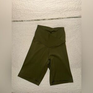 Offline by Aerie Biker Shorts Green Size Small 7” NWOT